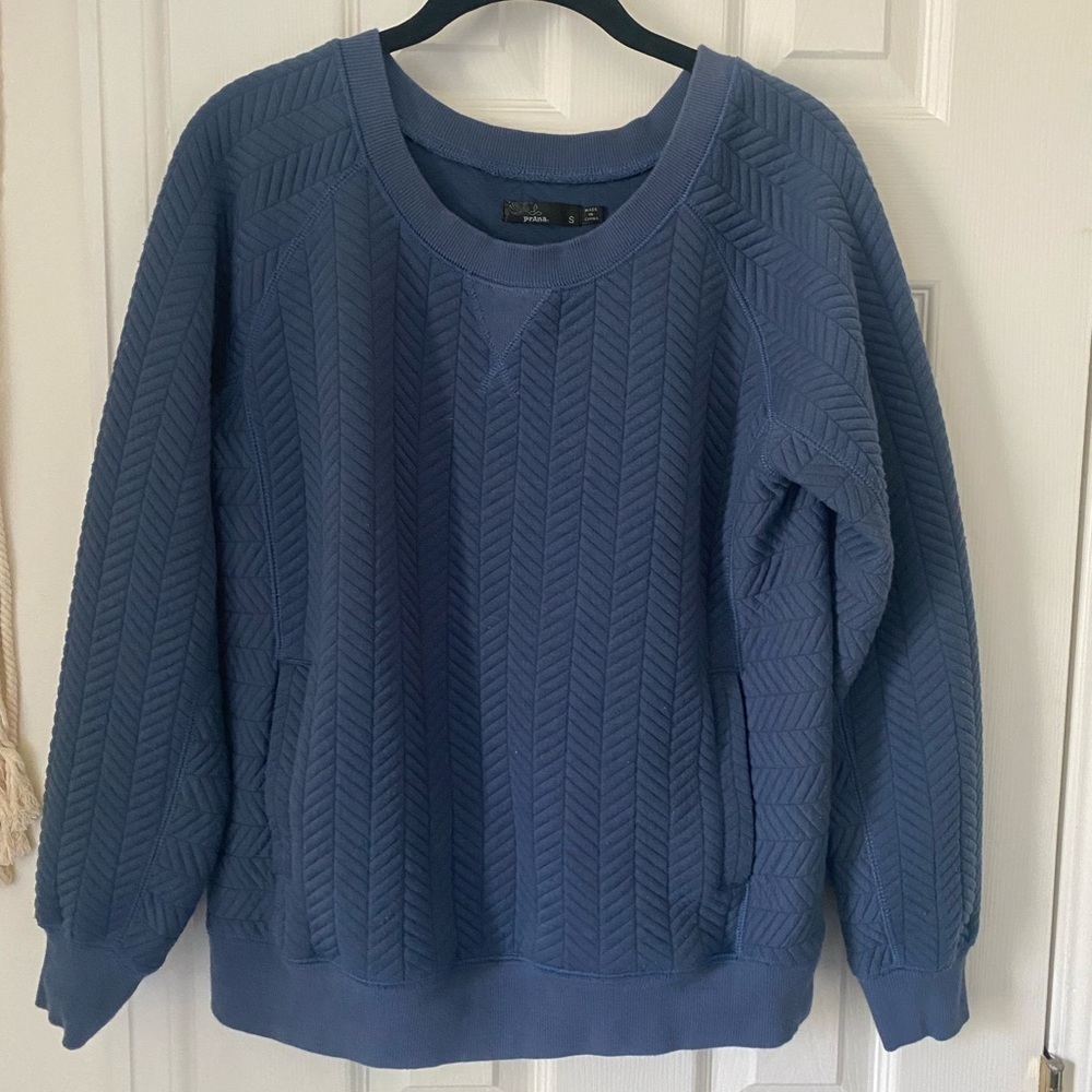 Prana top. - Picture 2 of 3